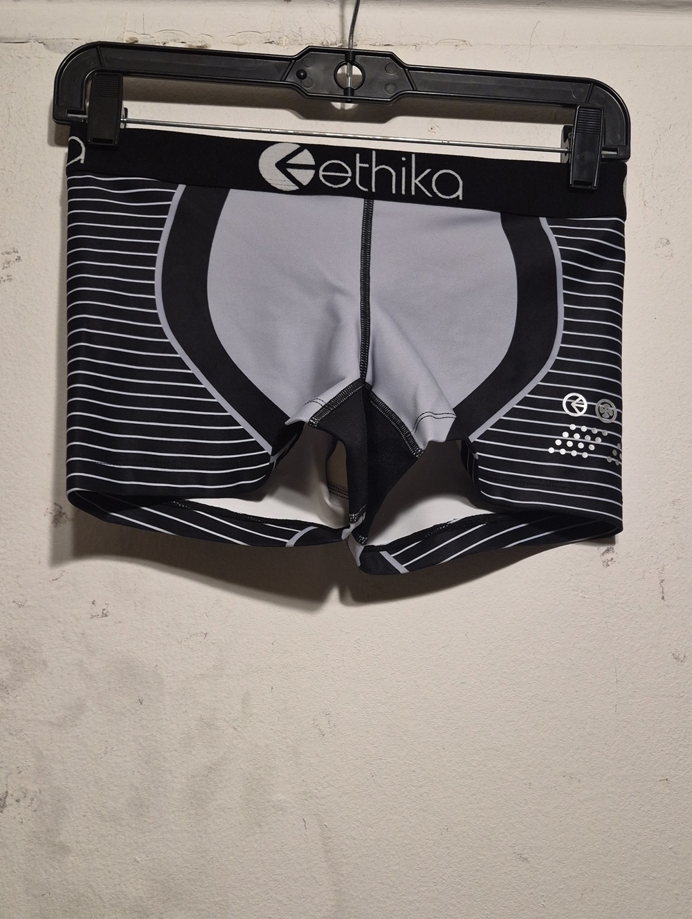 ethika Subzero Black & Gray Striped Women Staple Shorts SZ S